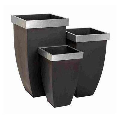 Iron Planters Manufacturers